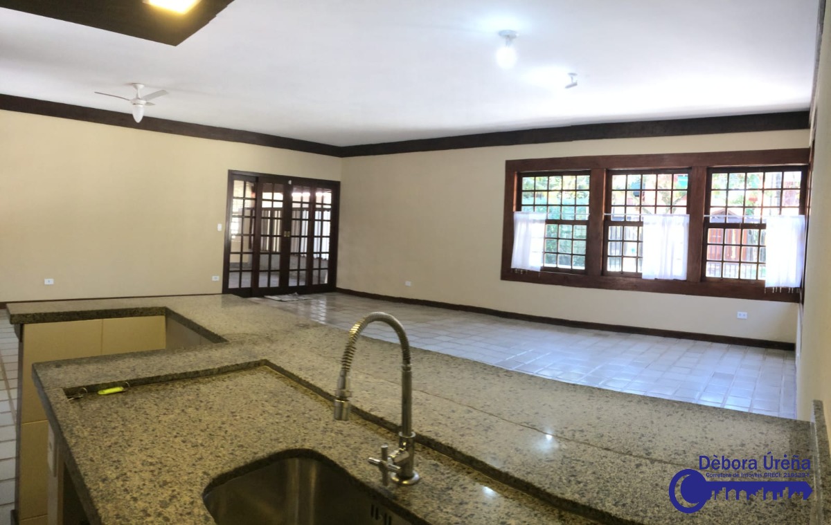 Casa à venda com 4 quartos, 220m² - Foto 8